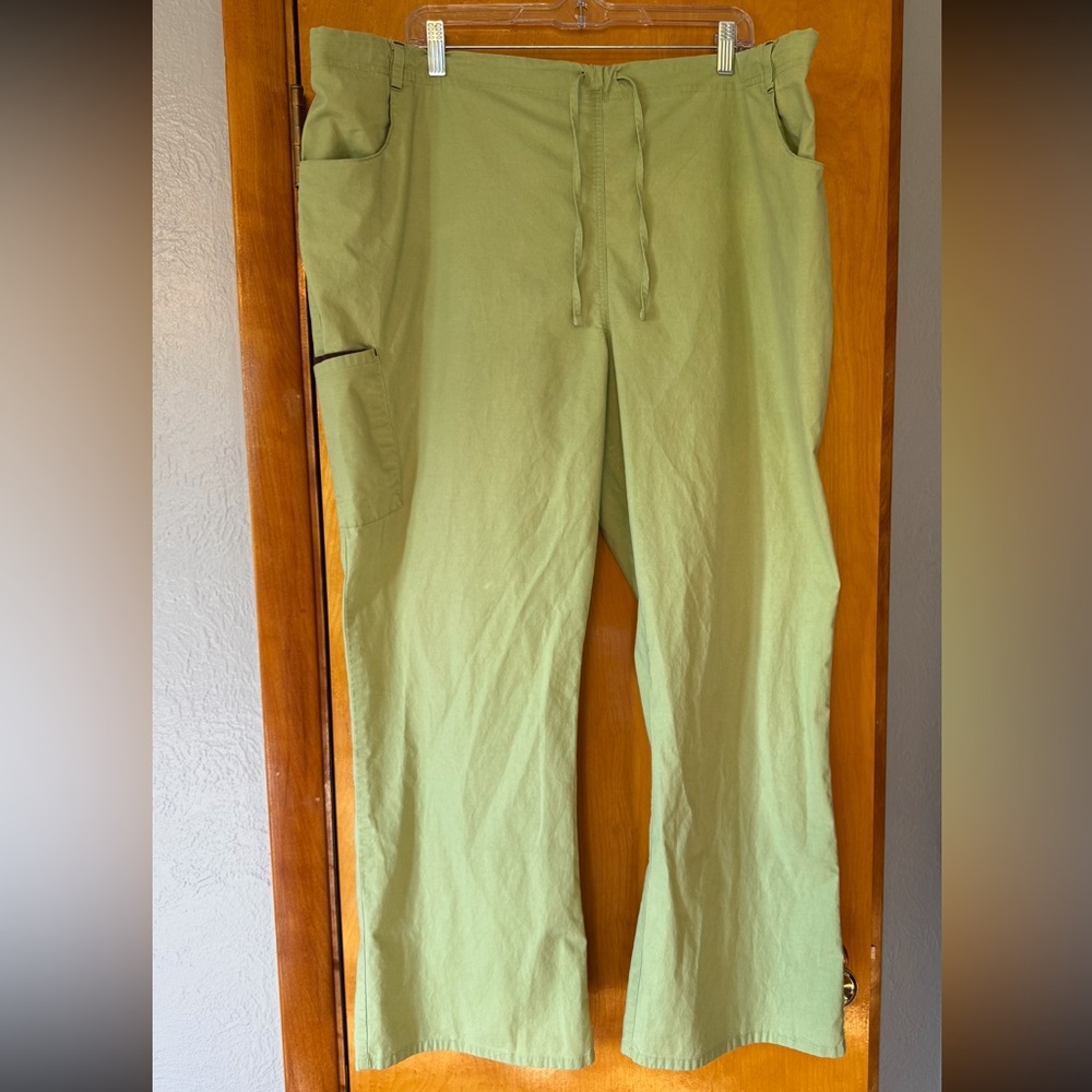 Cherokee Women’s Sage Green Cargo Scrub Pants